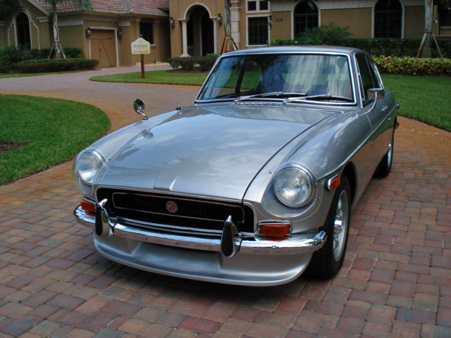 Harvey Leichti's MGBGT with Rover 35L V8 Harvey Leichti's 1971 MGBGT